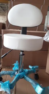 Scaun cosmetica cu spatar , scaun tehnician,scaun medical