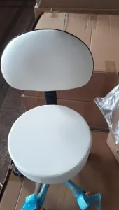 Scaun cosmetica cu spatar , scaun tehnician,scaun medical