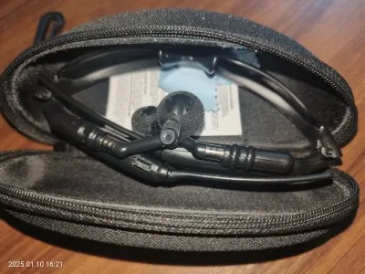 Vând ochelari de soare sport cu handsfree