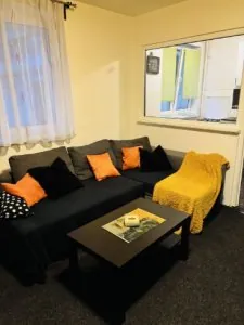 Piata Romana-Amzei acces metrou apt. 2 cam mobilat utilat liber bloc fara risc contract Anaf 525 Euro