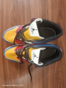 Vând adidași Nike Jordan mărime 43