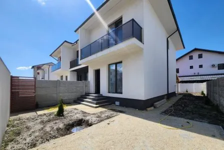 Vanzare Casa tip triplex/unitate capat/3 camere