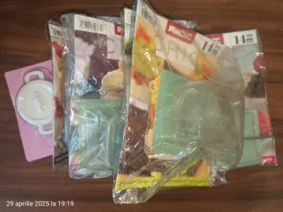 Vând 8 numere PRACTIC CHIC–Cărți culinare  Pachet cu 8 reviste/cărți culinare