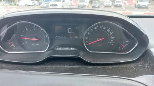 Peugeot 208, diesel, cutie automată