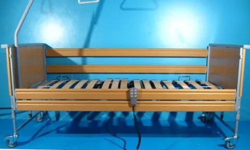 Pat electric pentru ingrijire pacienti cu trei sectiuni Domiflex