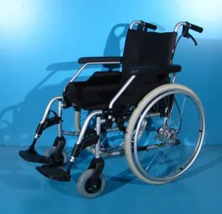 Scaun cu rotile - Meyra   latime sezut 48 cm