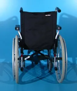 Scaun cu rotile - Meyra   latime sezut 43 cm