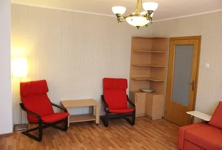 Gara de Nord  Calea Grivitei Metrou  Gara de Nord etaj 1,din 8  are  balcon, semi/ g,f,t,us,metal, parchet, apartament 3 camere comfort 1,  bloc reabilitat liber 0721335949