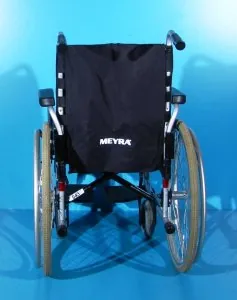 Scaun cu rotile  Meyra - latime sezut 43 cm