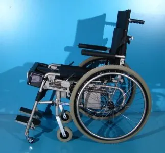 Scaun cu rotile cu verticalizare electrica Levo