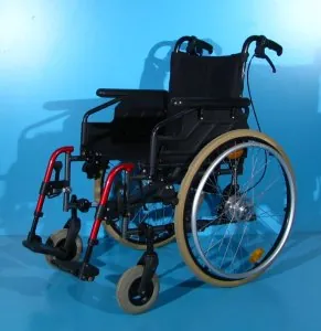 Scaun cu rotile din aluminiu