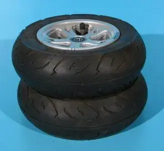 Roata originala cu cauciuc si camera 75/85-5 (3.00-5) - set