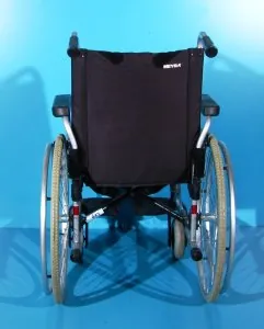 Scaun cu rotile  Meyra - latime sezut 43 cm