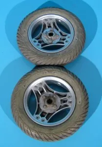 Roata originala cu cauciuc plin pentru carucior electric - 3.00-8