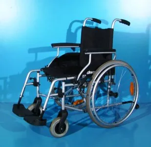 Scaun cu rotile Drive - latime sezut 45 cm