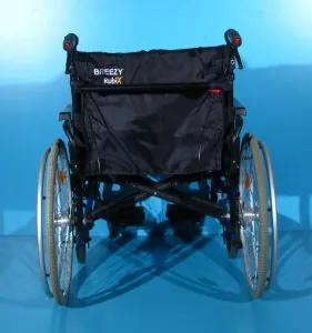 Scaun cu rotile din aluminiu Breezy -  sezut 56 cm