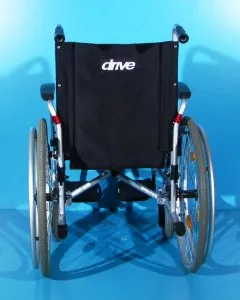 Scaun cu rotile din aluminiu  Drive - latime sezut 45 cm