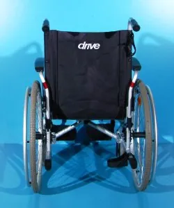 Scaun cu rotile din aluminiu Drive - latime sezut 45 cm