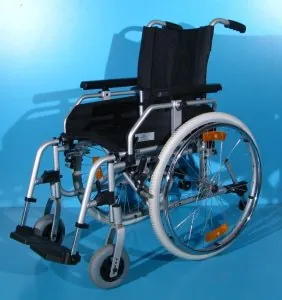 Scaun cu rotile Trenmobil / latime sezut 43 cm