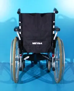 Scaun cu rotile second hand Meyra - latime sezut 43 cm