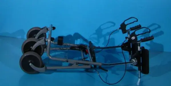 Cadru de mers cu roti - Drive