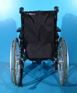 Scaun cu rotile din aluminiu  Breezy - latime sezut 43 cm