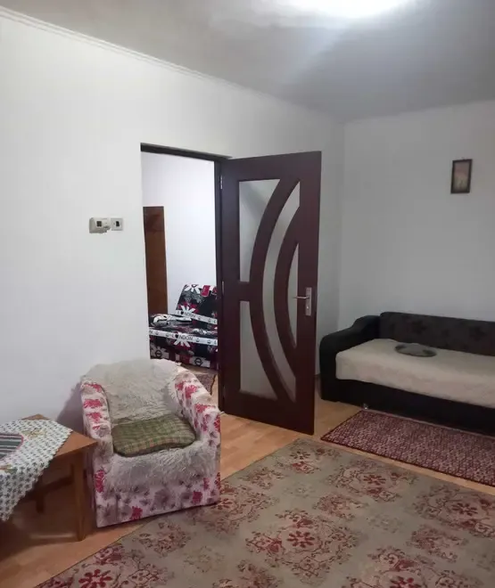 Inchiriez garsoniera in Brasov