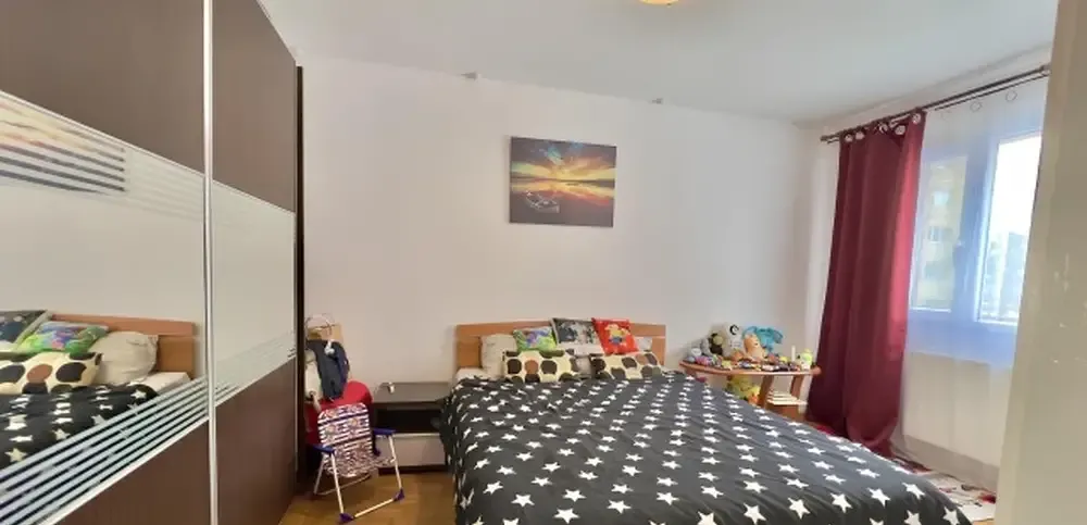 proprietar inchiriez apartament 3 camere Brasov