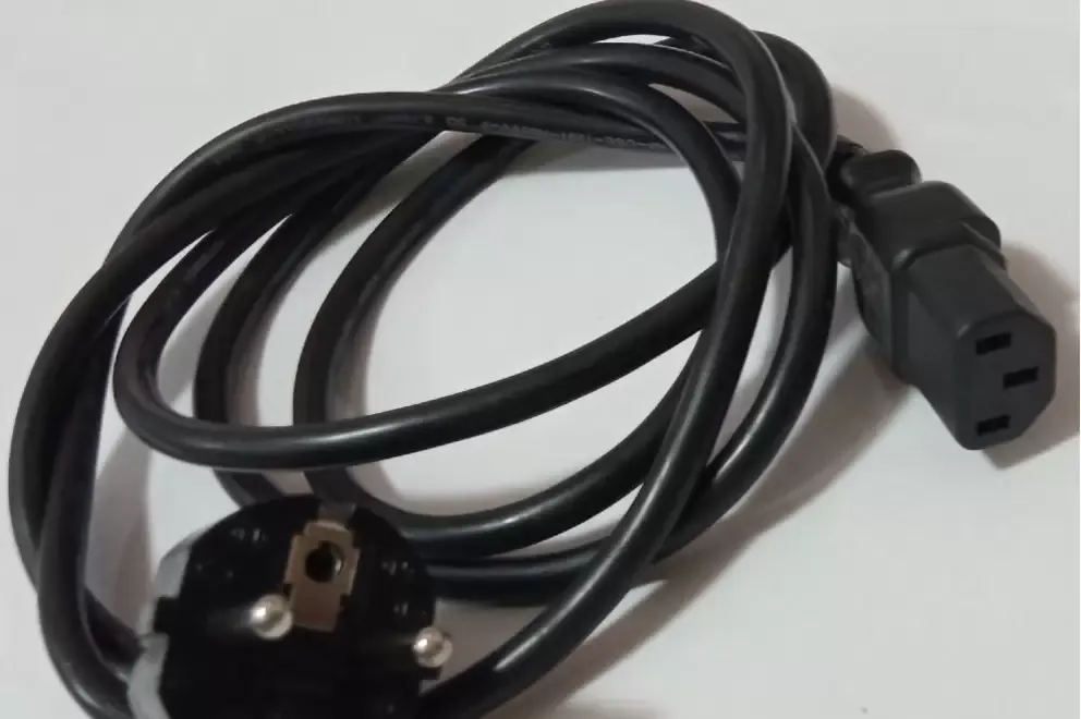 Vand 2 Cabluri Alimentare PC si Monitor