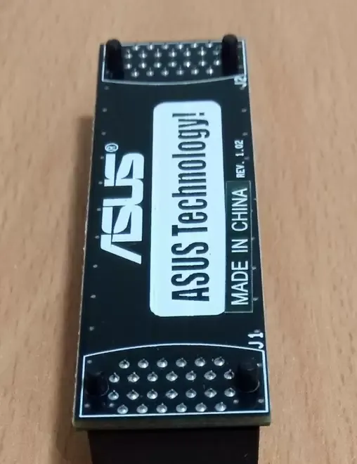 Vand 2 Adaptoare /Conectoare ASUS pt Placi Video