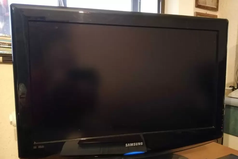 TV marca SAMSUNG model LE32A656A1F impecabil sub juma de pret cu proba