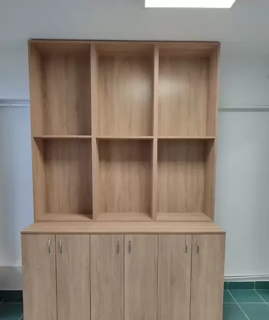 Rafturi plafar / farmacie / papetarie