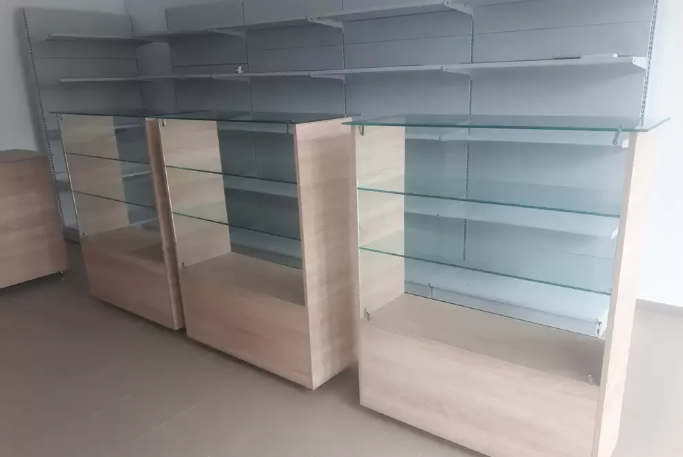 Tejghele pal cu sticla