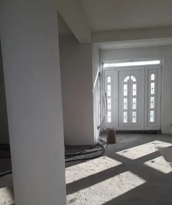 Vand vila la 2 etaje