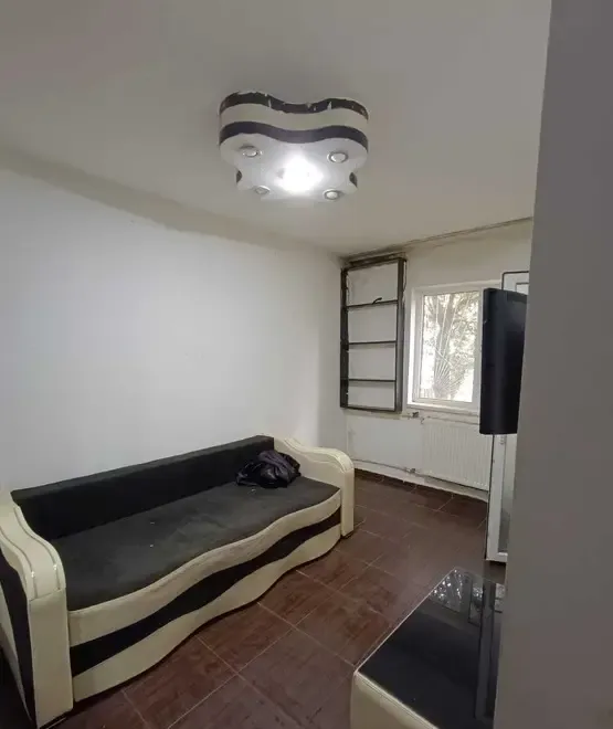 Proprietar vand garsoniera