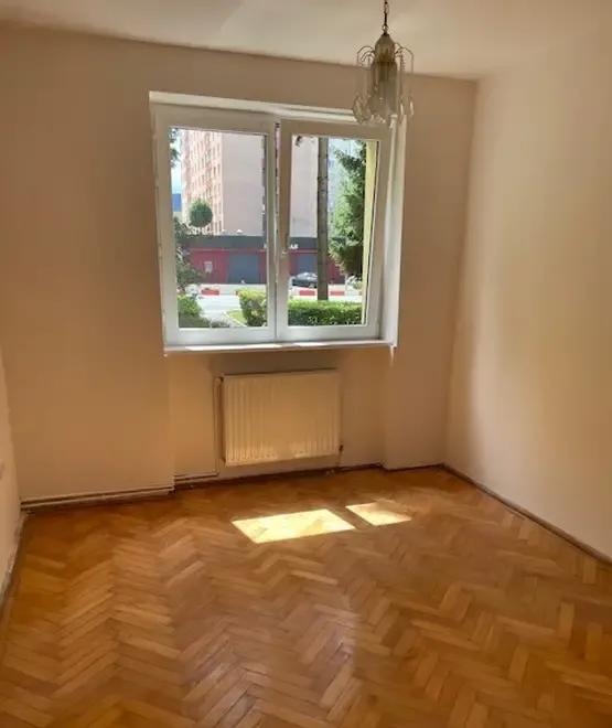 Vand apt 3 camere Calea Bucuresti