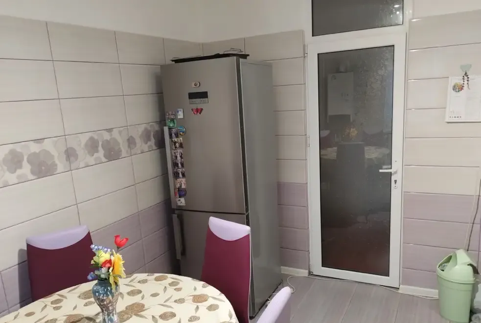 Vand apartament 3 camere decomandat