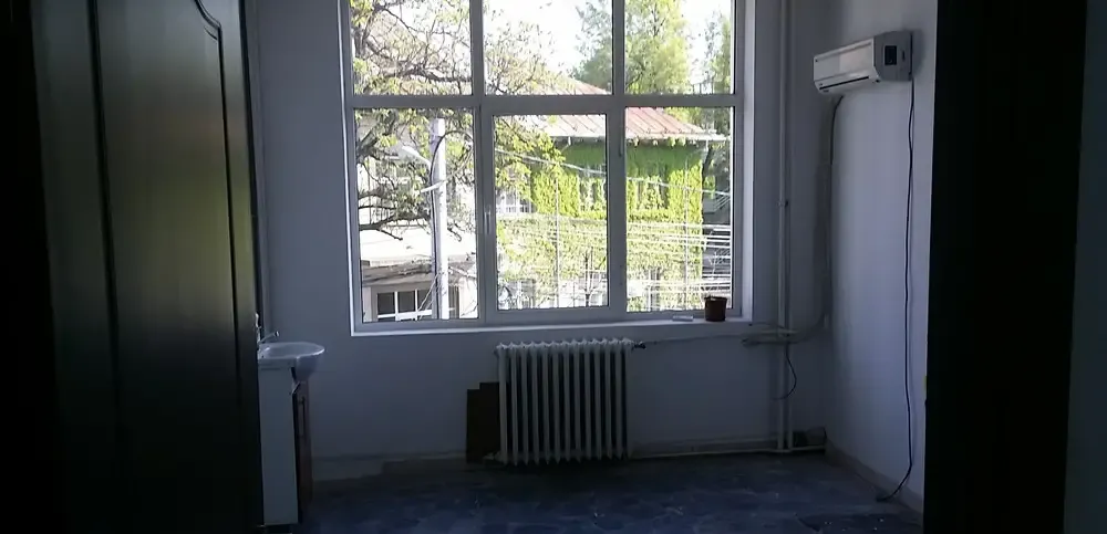 Cladire comerciala situata la km 0