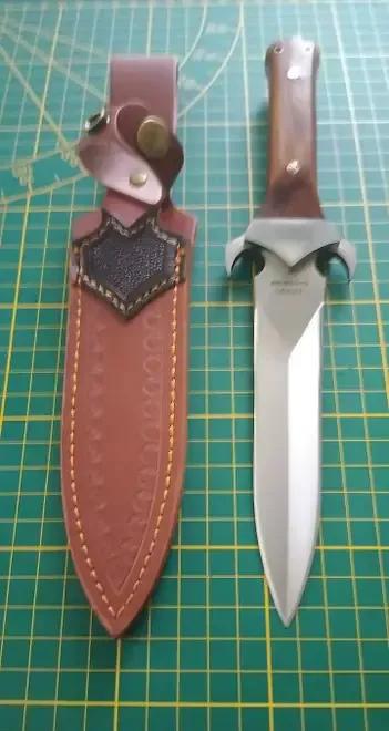 Cutit cu lama dublu tais otel M390 teaca piele