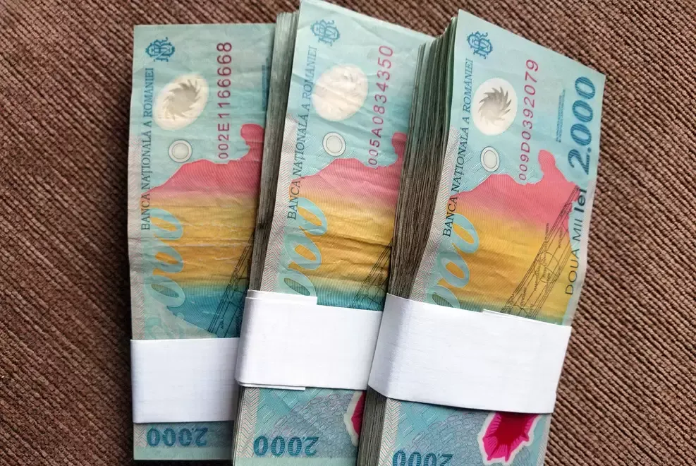 Vand 100 bucati bancnote ECLIPSA