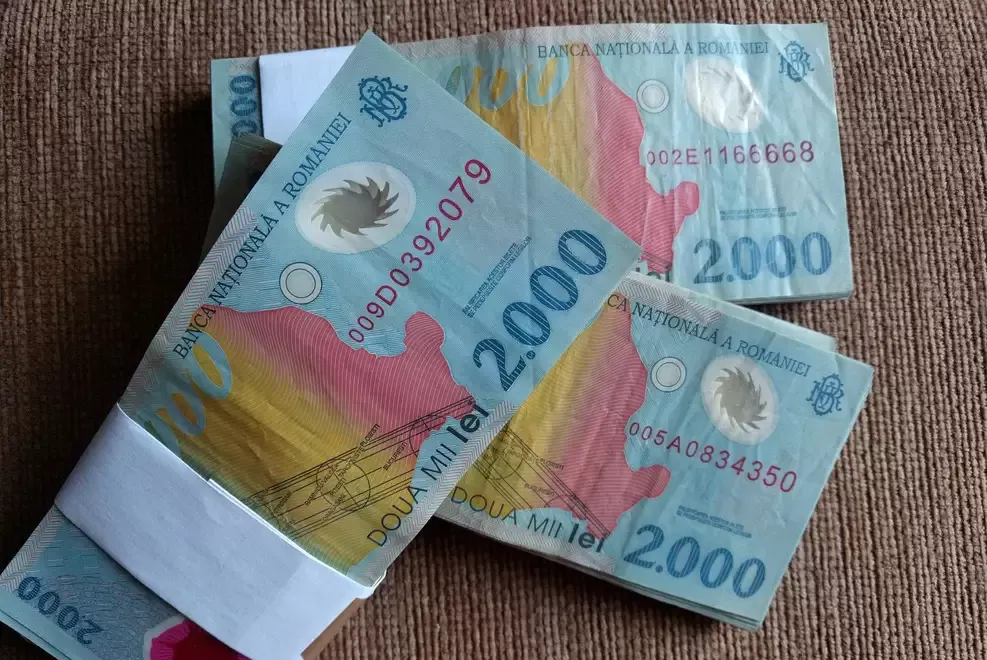 Vand 100 bucati bancnote ECLIPSA