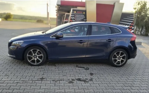 Volvo V40 2015