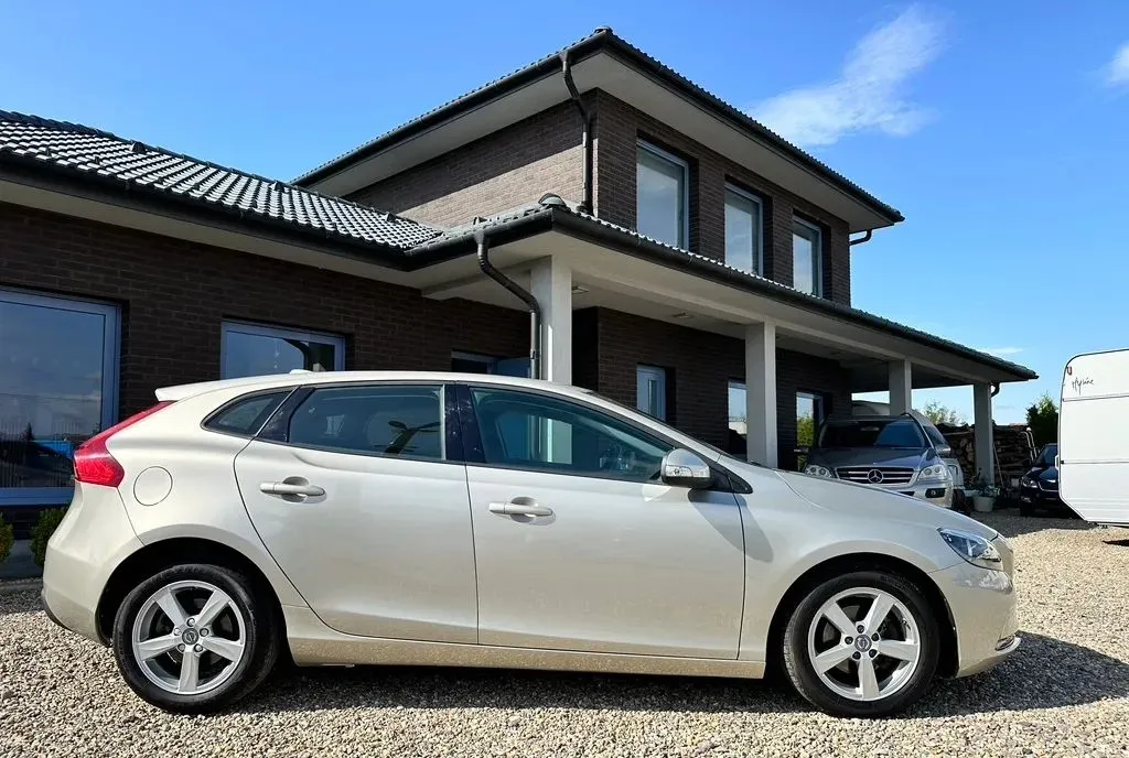 Volvo V40