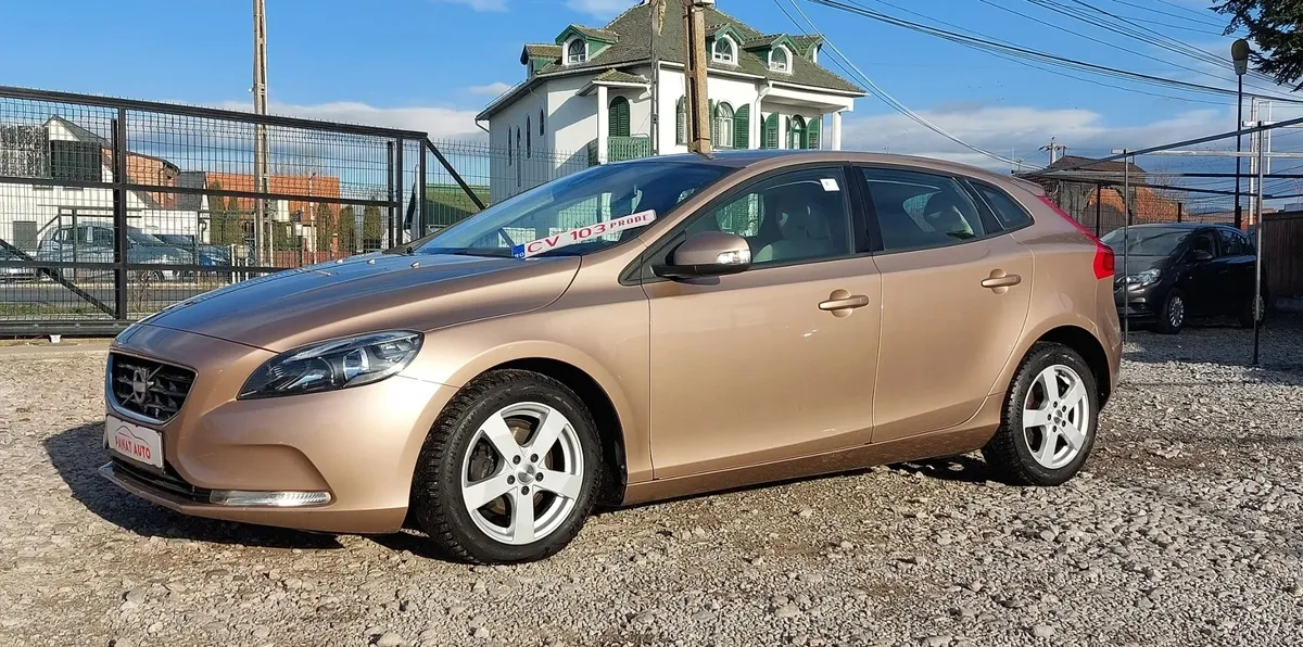 Volvo V40