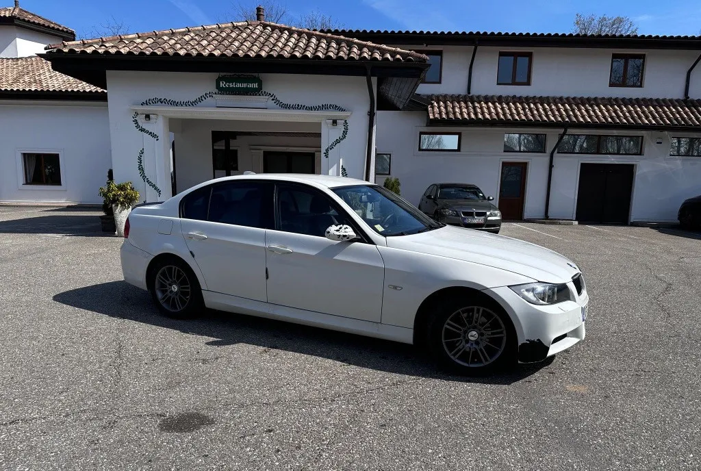 Bmw seria 3 e90 318 i 2 400 eur