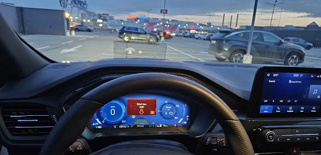 Ford Kuga ST-Line X PHEV 225 CP 2024 32 900 km Full Option 36 500 eur