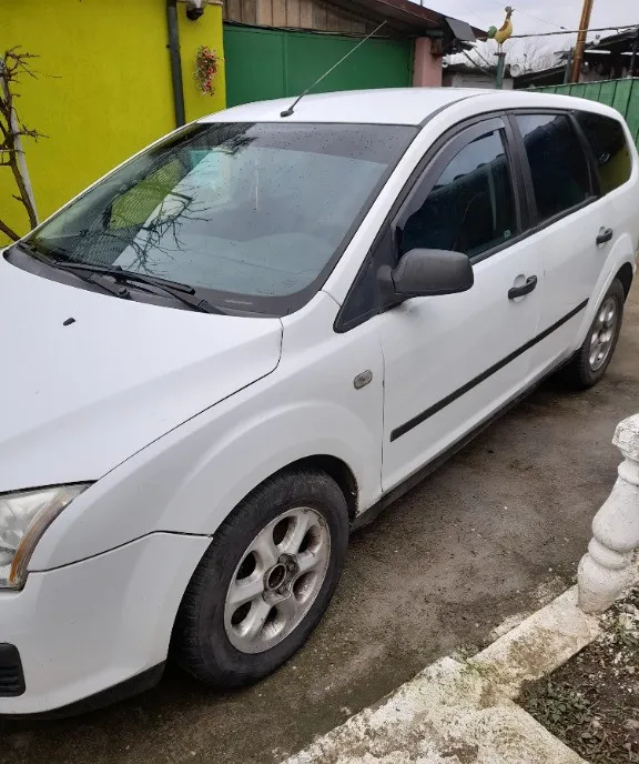 Ford Focus TDCI 1 6 EURO 4-unic proprietar consum/costuri minime 1 030 eur