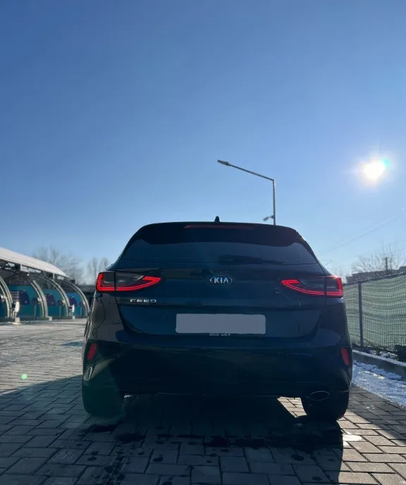 Kia Cee 039 d 2021 48 000 km manuala 14 000 eur