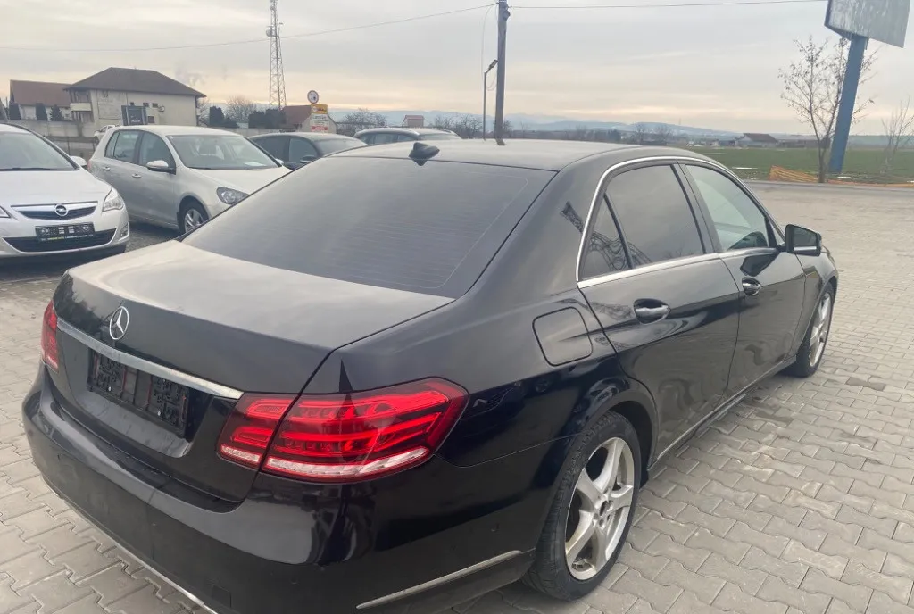 Mercedes 220 e 9g-tronic 13 900 eur