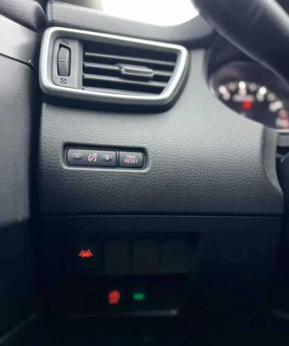 Nissan Qashqai 2017 72 000km automat 13 700 eur